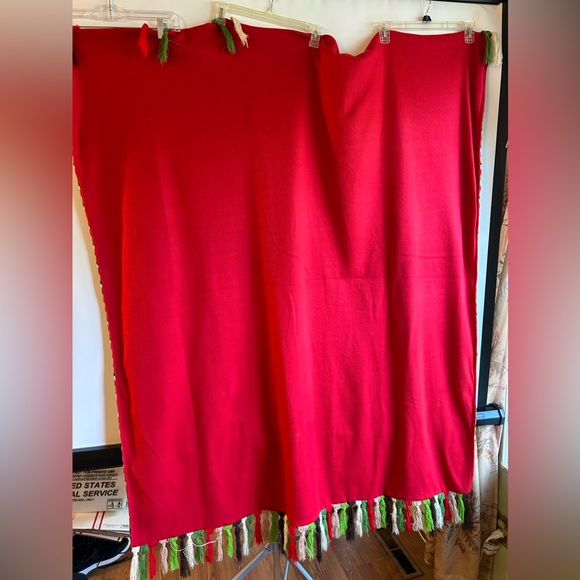 PLAID SQUARES RED/GREEN/TAN/WHITE /BROWN WITH MULTI COLORED TASSEL FRINGE THROW - Picture 6 of 6